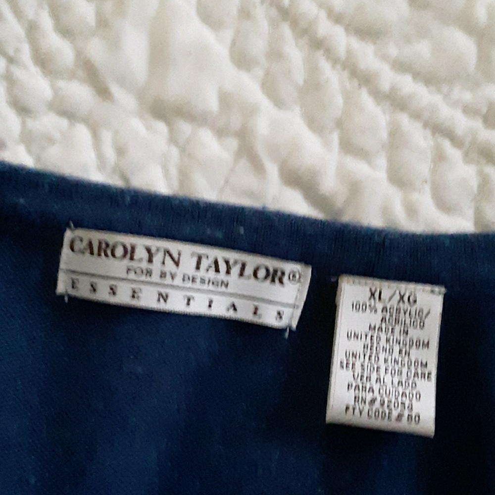 Essential Cardigan - Picture 2 of 2